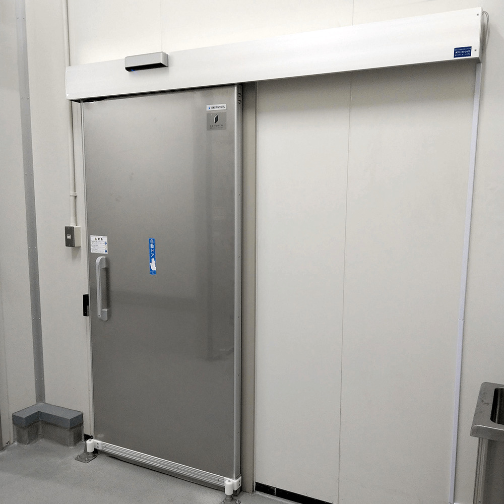 水産会社・冷凍室の防熱ドア
